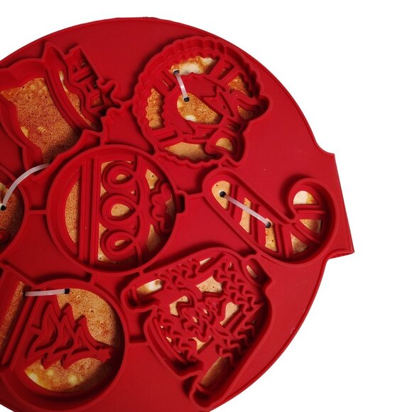 CWC Cook With Color Silicone Pancake Mold 7 in 1 Christmas Shapes - Picture 6 of 6